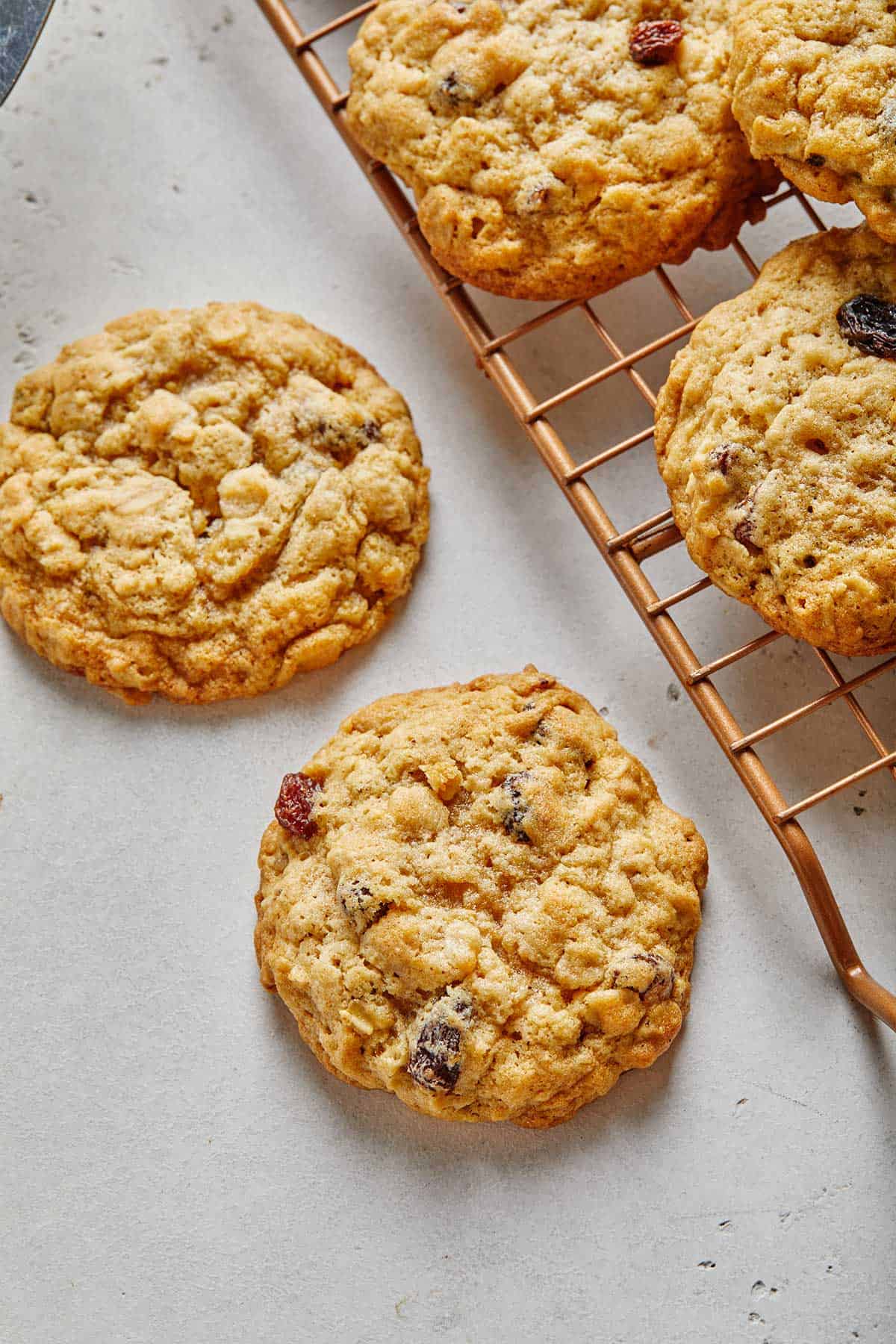 https://grandbaby-cakes.com/wp-content/uploads/2013/04/chewy-oatmeal-raisin-cookies-3.jpg