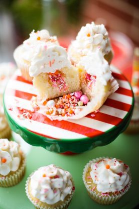 Mexican Fiesta Cocktails and Desserts - Pinata Cupcakes #taco #mexican #cincodemayo #cupcakes