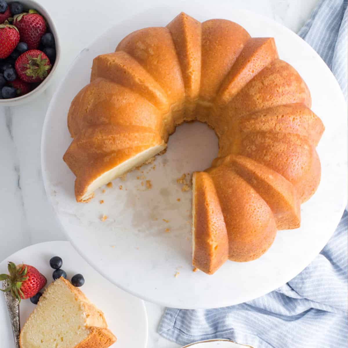 https://grandbaby-cakes.com/wp-content/uploads/2018/08/sour-cream-pound-cake-recipe-22.jpg