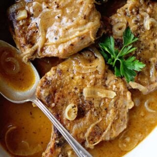Southern Smothered Pork Chops 3 320x320 - Smothered Pork Chops Recipe