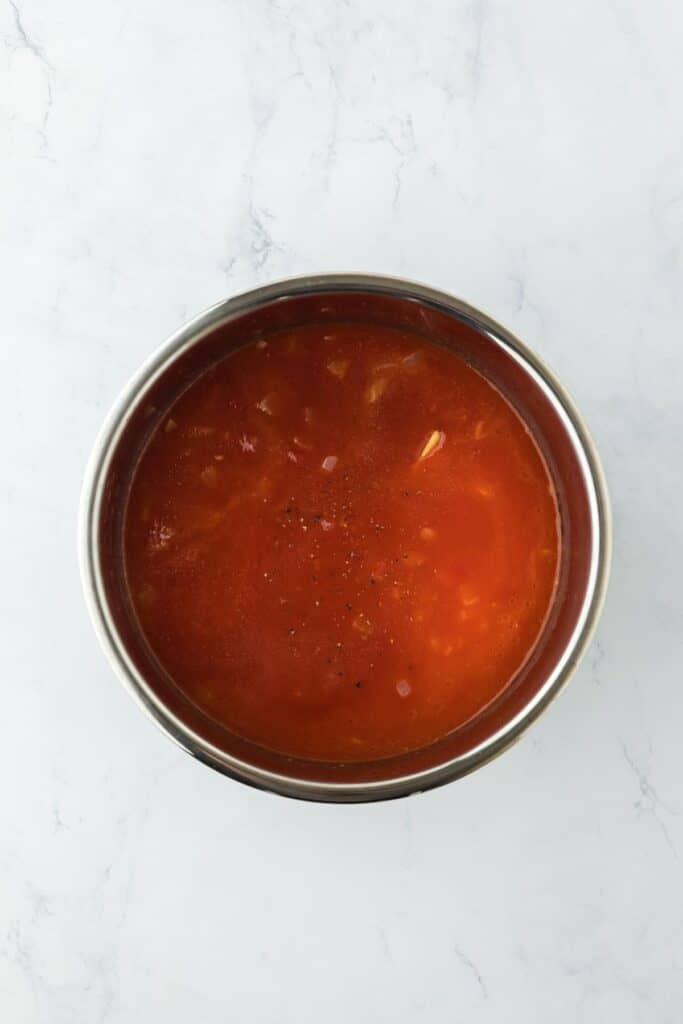 Tomatoes and tomato sauce in an instant pot