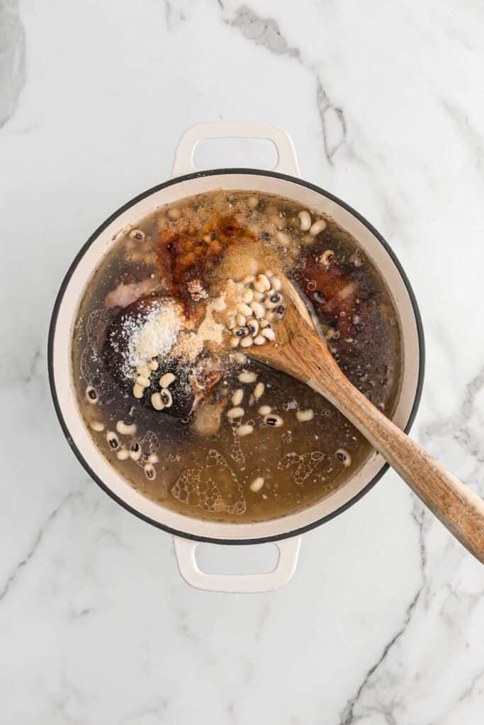 Other ingredients added to the pot to make southern black eyed peas.
