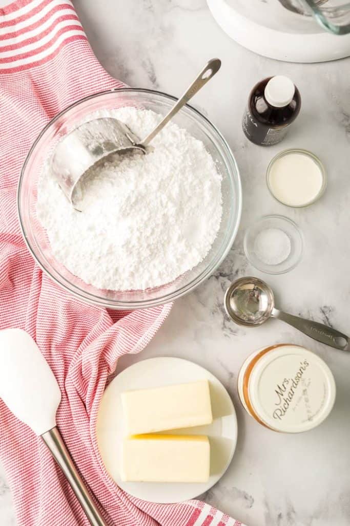 How to Make Powdered Sugar Grandbaby Cakes