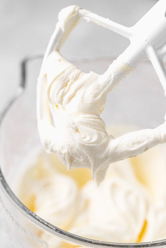 Creamy cream cheese frosting