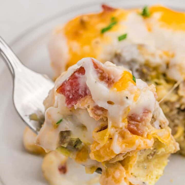 Biscuits and Gravy Casserole {With Bacon & Sausage!} Grandbaby Cakes