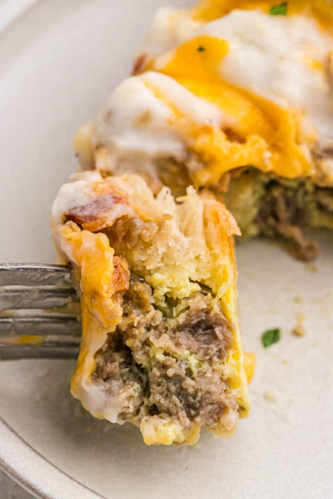 Biscuits and Gravy Casserole {With Bacon & Sausage!} Grandbaby Cakes