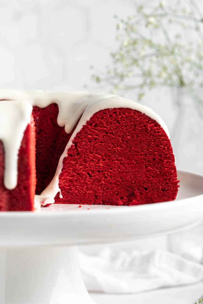 cross section photo of red velvet bundt cake