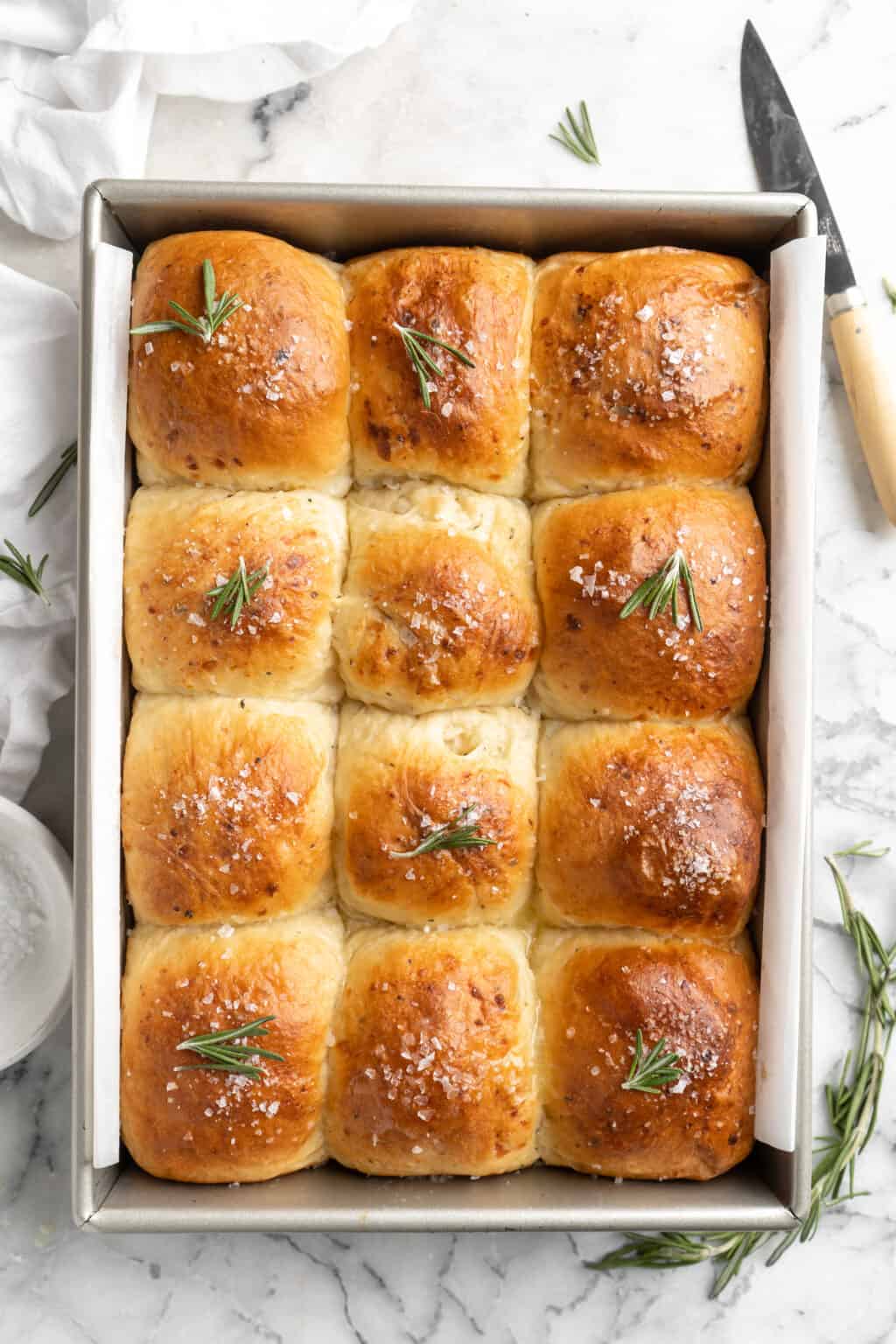 Cheddar and Rosemary Dinner Rolls Grandbaby Cakes