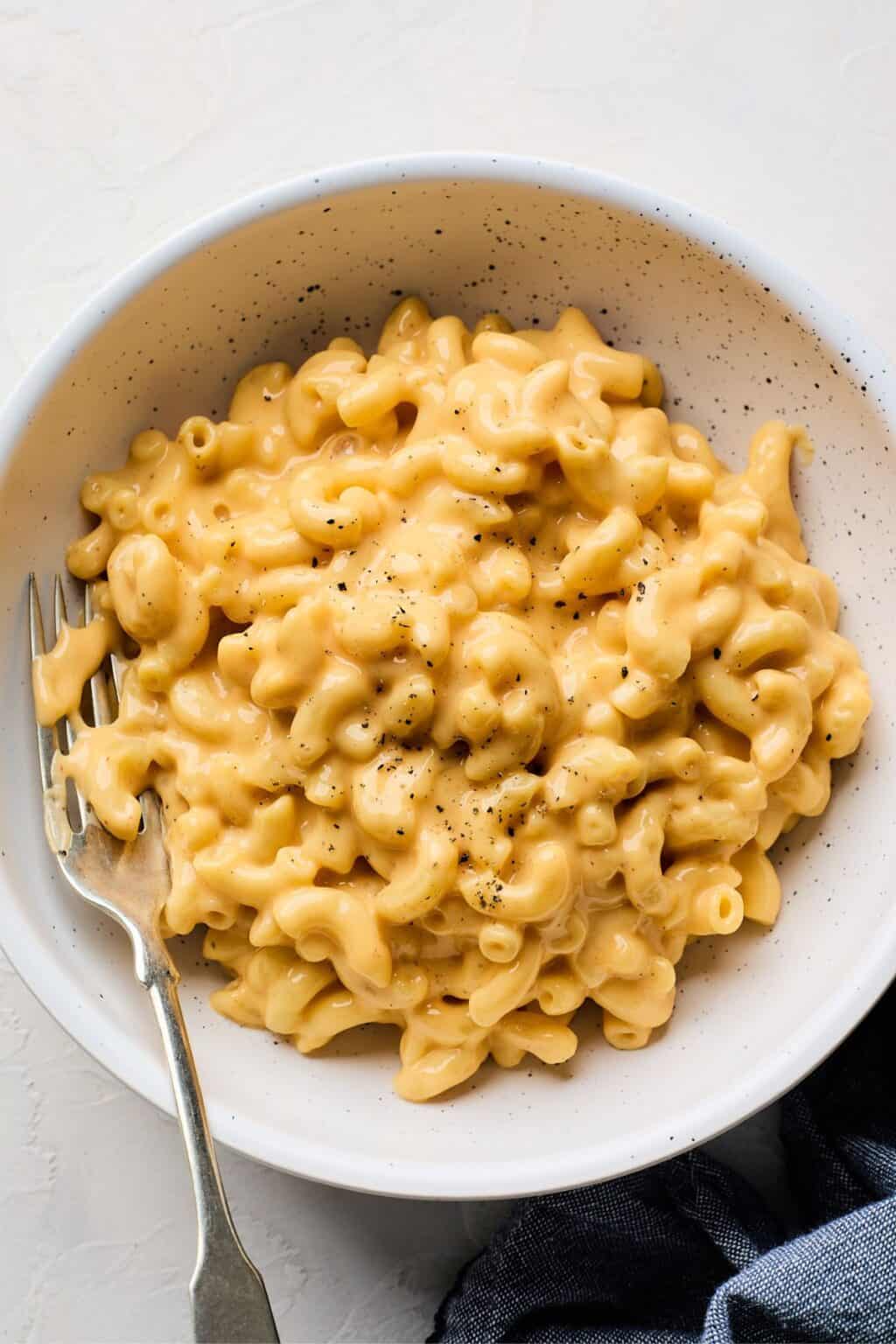 Velveeta Mac & Cheese - Grandbaby Cakes