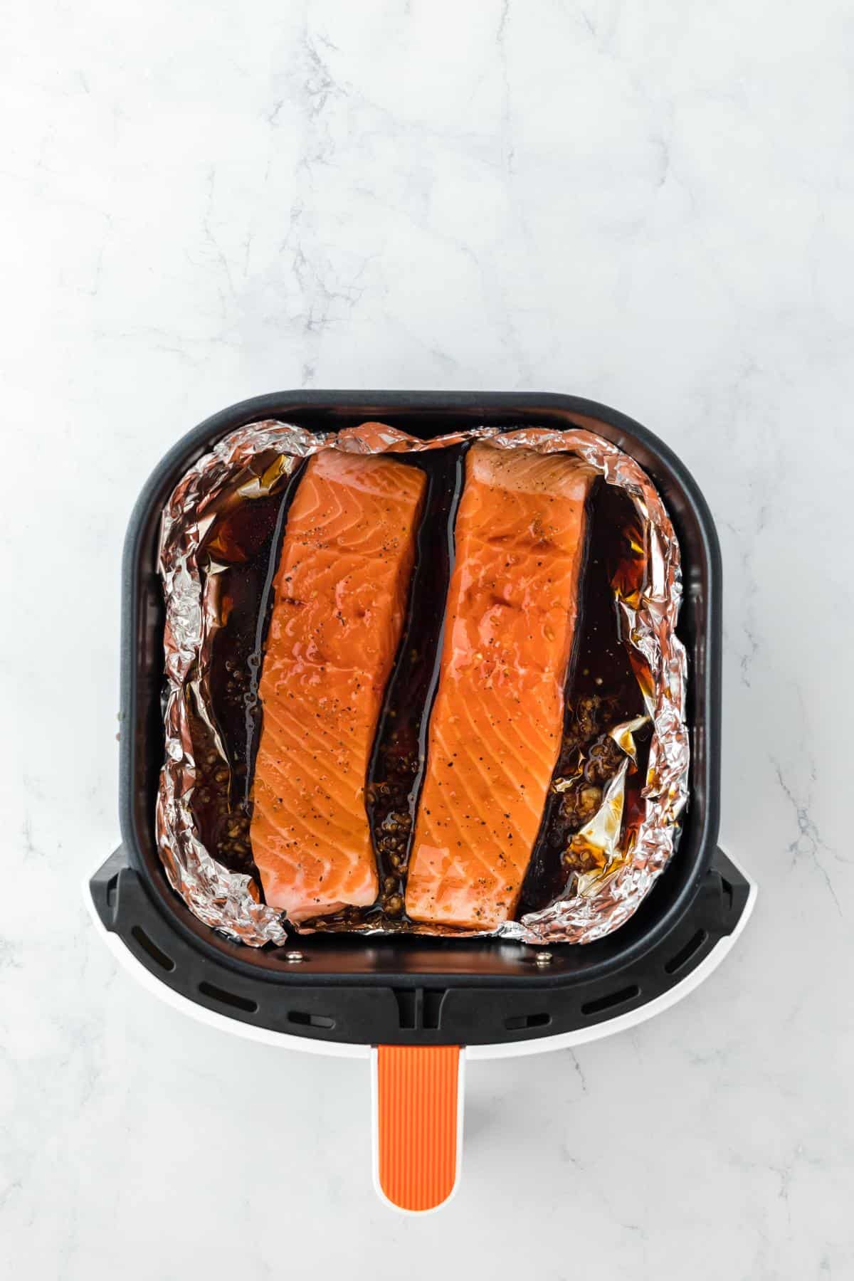 Salmon fillets with marinade in air fryer