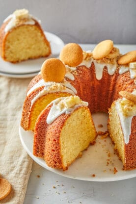 Banana Pudding Pound Cake - Grandbaby Cakes