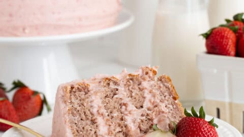 strawberry cake　1207 easy-strawberry-layer-cake-24-
