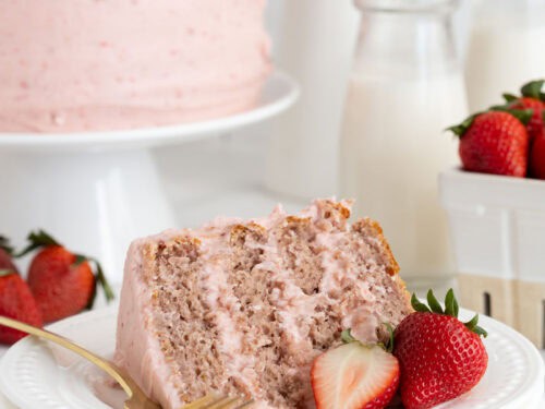 strawberry cake　1113 easy-strawberry-layer-cake-24-